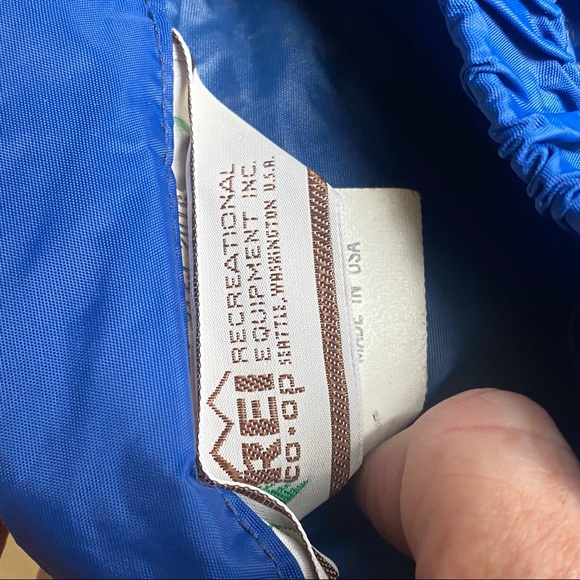 R.E.I. Co-Op Nylon Outdoor pants/ Zip all the way down/ Medium - Picture 2 of 7